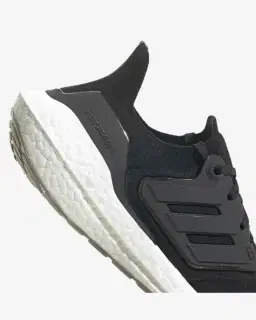Adidas UltraBoost 22 Femme – 3/4