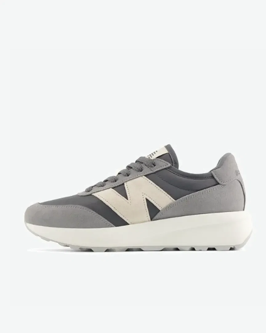 New Balance 370