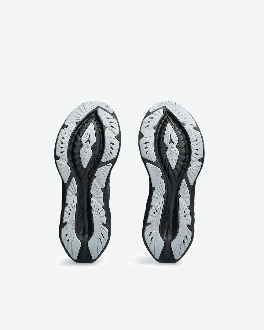 Asics Novablast 4 M - 1011B693-002 (6) au meilleur prix !