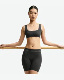 Brassière à encolure dégagée NikeSKIMS Ribbed Seamless Femme – 3/4