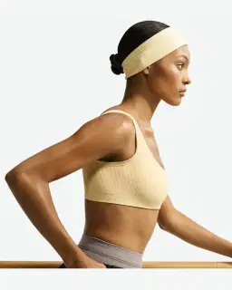 Brassière à encolure dégagée NikeSKIMS Ribbed Seamless Femme – 3/4