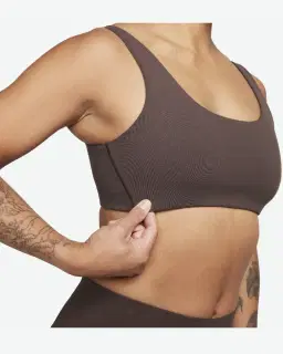 Brassière à maintien léger avec doublure légère et encolure en U Nike Alate All U Femme – 3/4