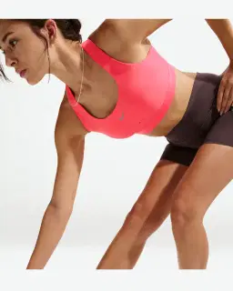 Brassière à maintien supérieur avec doublure légère Nike Swift Femme – 3/4