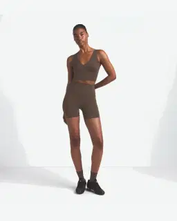 Brassière longue à col en V NikeSKIMS Matte Femme – 2/4