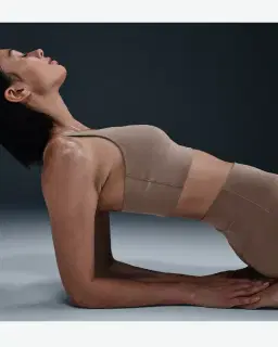 Brassière longue rembourrée Nike Alate à maintien normal Femme – 3/4