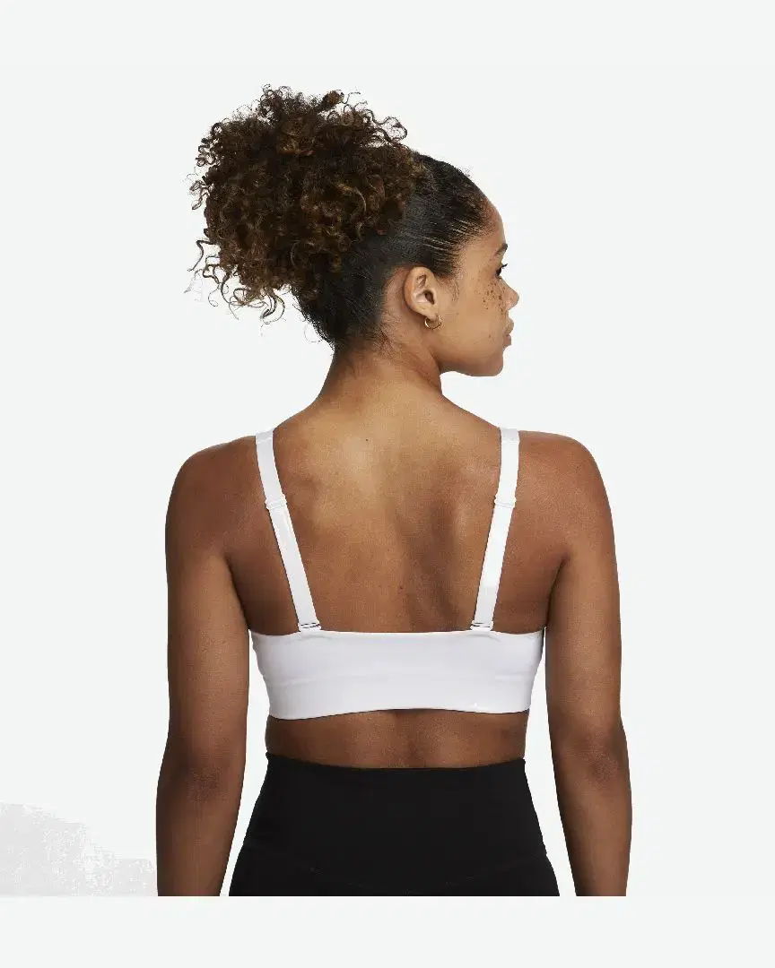 Brassière plongeante rembourrée à maintien normal et découpe Nike Indy W - DV9837-100 (1) au meilleur prix !