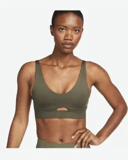 Brassière plongeante rembourrée à maintien normal et découpe Nike Indy Femme – 1/4