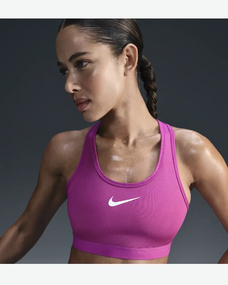 Brassière réglable rembourrée à maintien supérieur Nike Swoosh Femme
