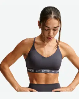 Brassière réglable rembourrée à maintien léger Nike Indy Femme – 1/4