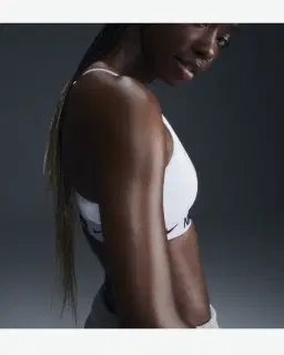 Brassière réglable rembourrée à maintien léger Nike Indy Femme – 2/4