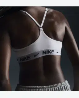 Brassière réglable rembourrée à maintien léger Nike Indy Femme – 3/4