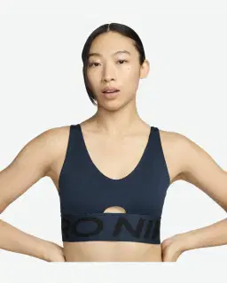 Brassière rembourrée à maintien normal Nike Pro Indy Plunge Femme – 3/4