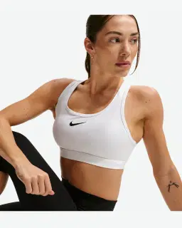 Brassière rembourrée à maintien normal Nike Swoosh Femme – 3/4