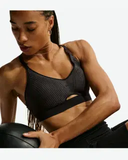 Brassière rembourrée à maintien normal Nike Universa Femme – 3/4