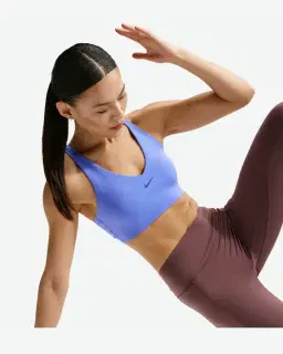 Brassière rembourrée à maintien normal Nike Universa Femme – 3/4
