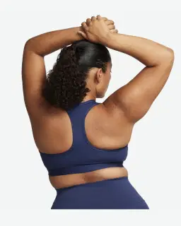 Brassière rembourrée Nike Swoosh Medium Support Femme – 3/4