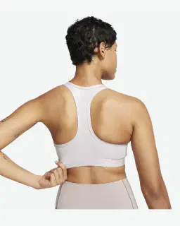 Brassière rembourrée Nike Swoosh Medium Support Femme – 3/4