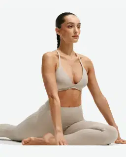 Brassière triangle NikeSKIMS Studio Stretch Femme – 3/4