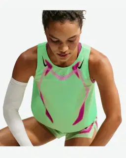 Débardeur court imprimé Dri-FIT ADV Nike AeroSwift Femme – 1/4