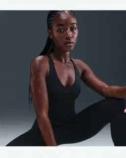 Débardeur de sport avec brassière intégrée rembourrée à maintien normal Nike Universa Femme – 3/4