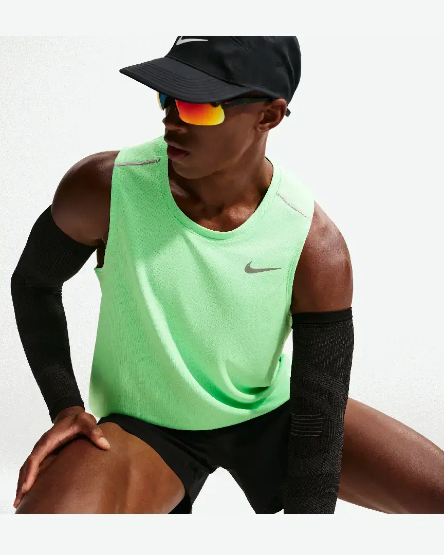 Débardeur Dri-Fit Nike Miler M - IF2018-336 (2) au meilleur prix !