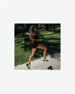 Débardeur court imprimé Dri-FIT ADV Nike AeroSwift Femme – 4/4