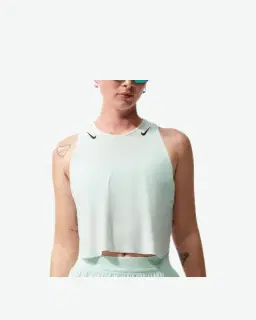 Débardeur court imprimé Dri-FIT ADV Nike AeroSwift Femme – 1/4
