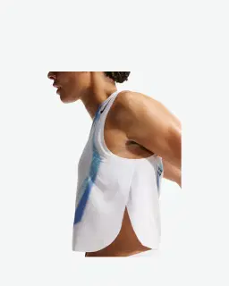 Débardeur court imprimé Dri-FIT ADV Nike AeroSwift Femme – 3/3