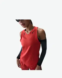 Débardeurs Nike Femme NK ARSWFT DFADV SINGLET Femme – 1/2