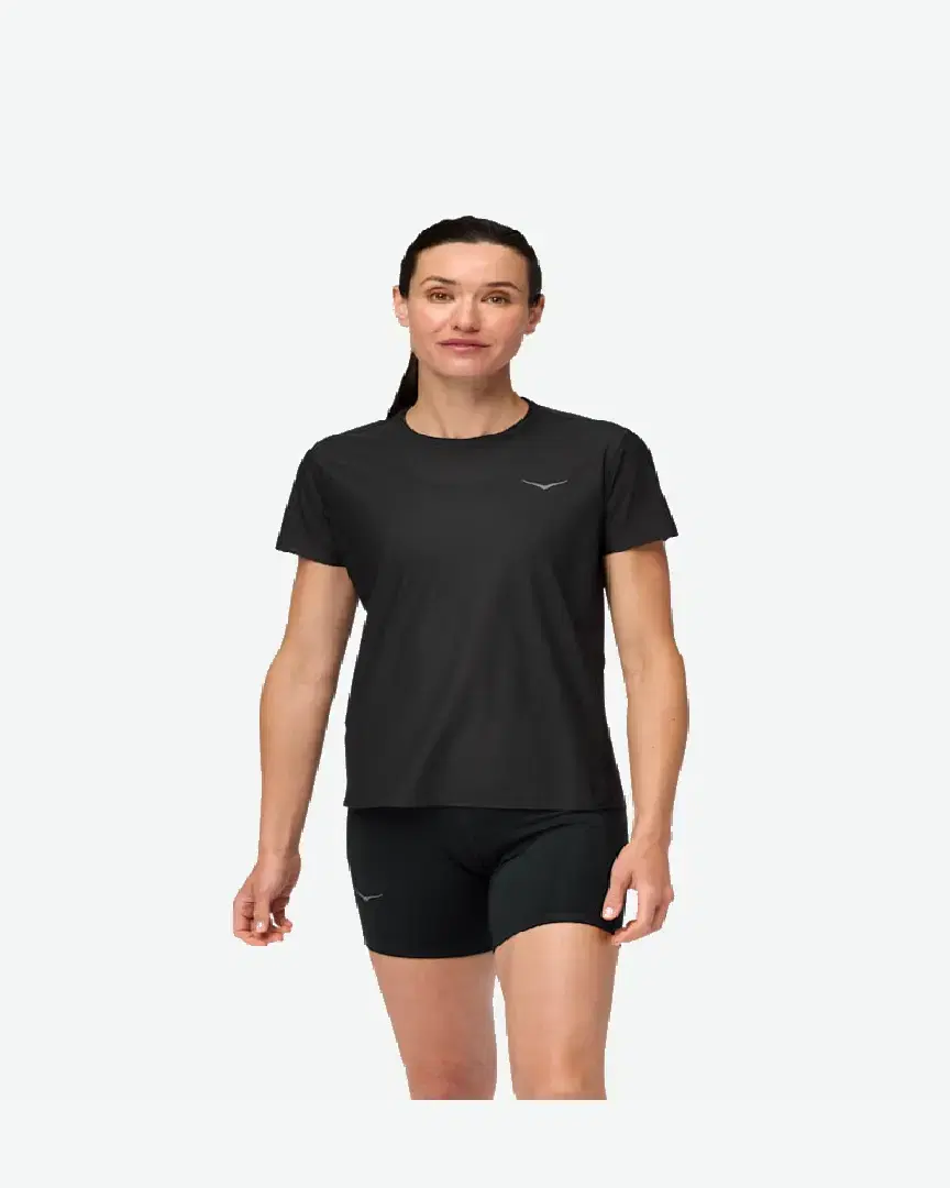 Hoka Haut À Manches Courtes Airolite 2 W - 1175774-BLK (0) au meilleur prix !