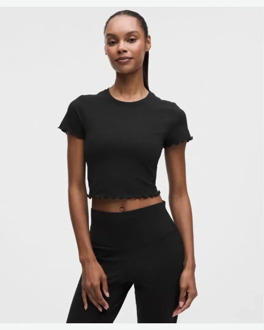 Lululemon baby tee align à ourlet ondulé Femme