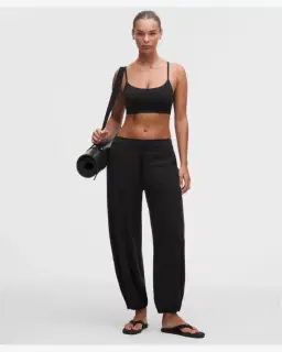 Lululemon brassière flow y maintien léger, bonnets c/d Femme – 3/5