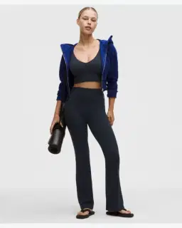 Lululemon brassière focuser à encolure en v maintien léger, bonnets c/d Femme – 3/5