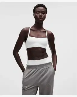 Lululemon brassière like a cloud, bonnets b/c bordure contrastée Femme – 1/5