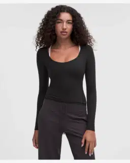 Lululemon haut à manches longues encolure dégagée wundermost en ultra-soft nulu Femme – 1/5