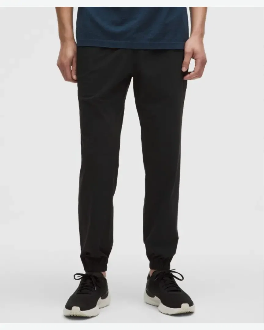 Lululemon Jogging Pace Breaker M