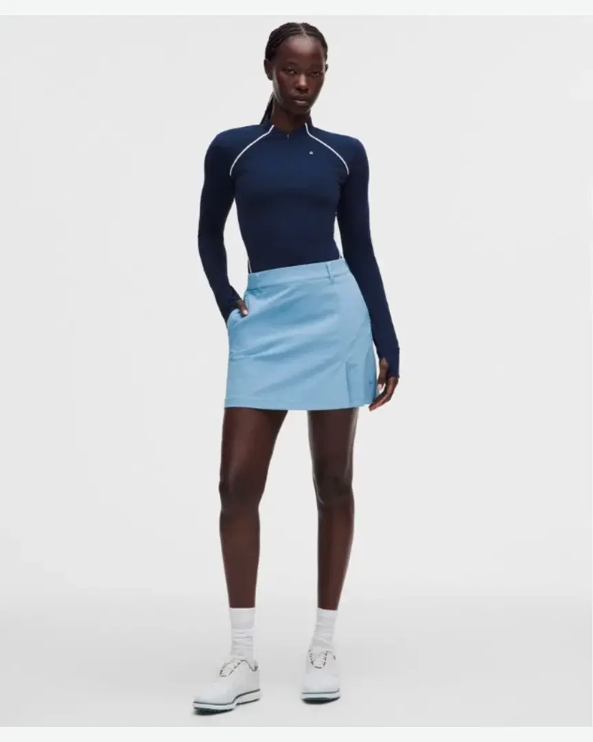 Lululemon jupe de golf plissée à l'avant en sergé extensible logo brodé Femme