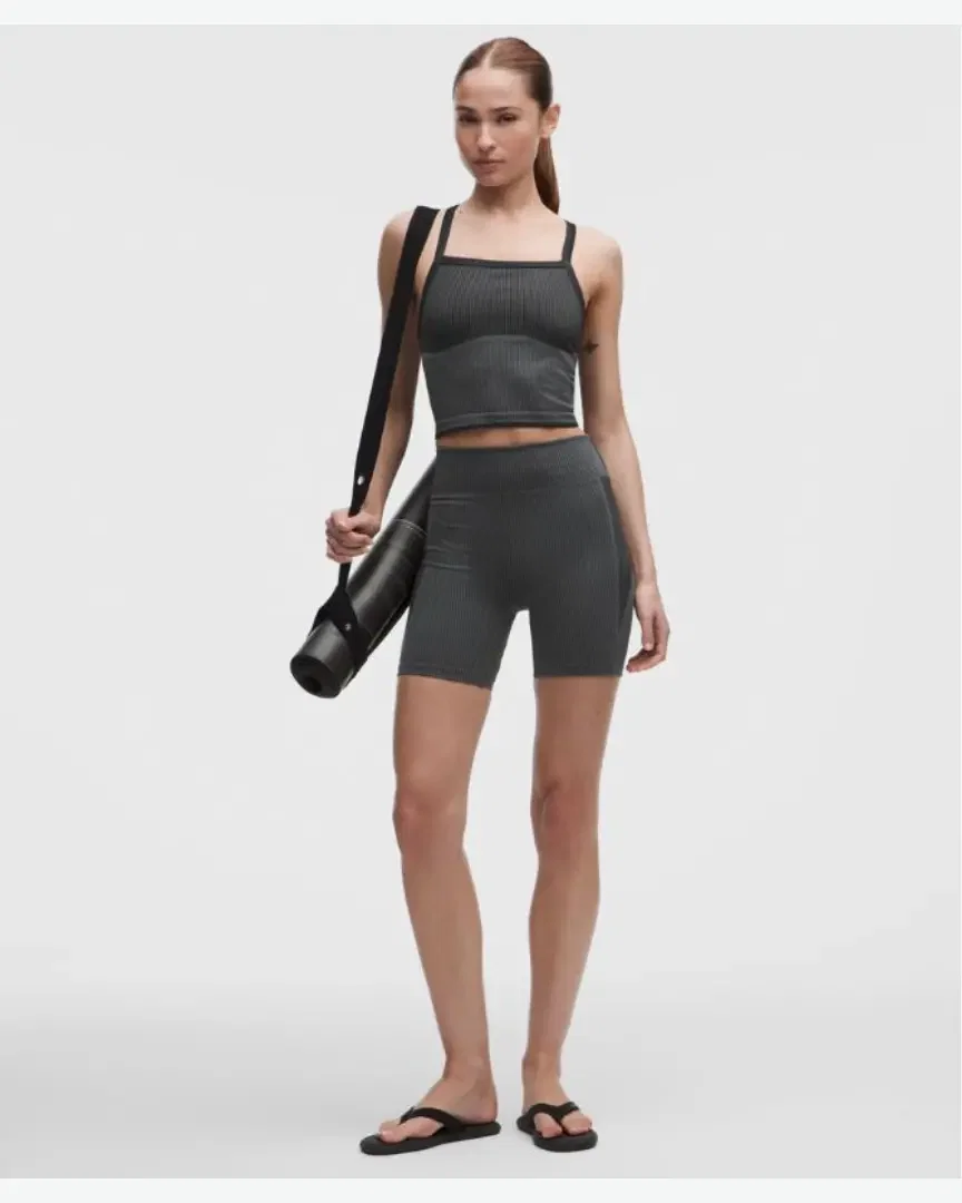Lululemon short de yoga salutations taille haute 15 cm Femme