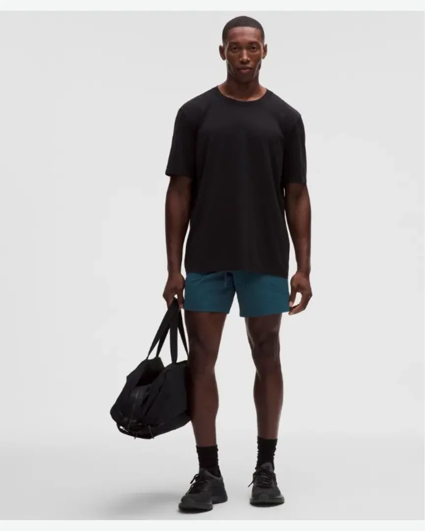 Lululemon Short License To Train Sans Doublure 18 Cm M