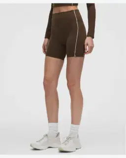 Lululemon short passepoilé taille haute wunder train no line 15 cm Femme – 2/5
