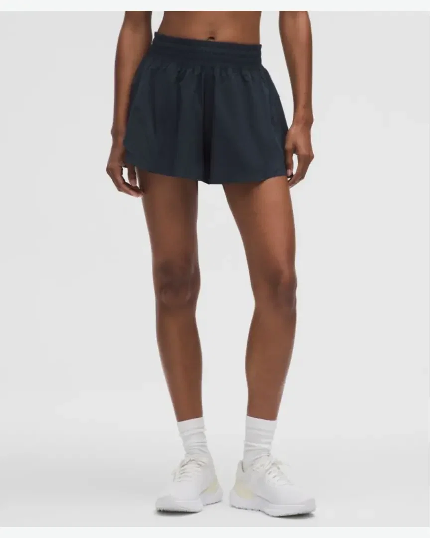 Lululemon short shake it out taille haute 6 cm Femme