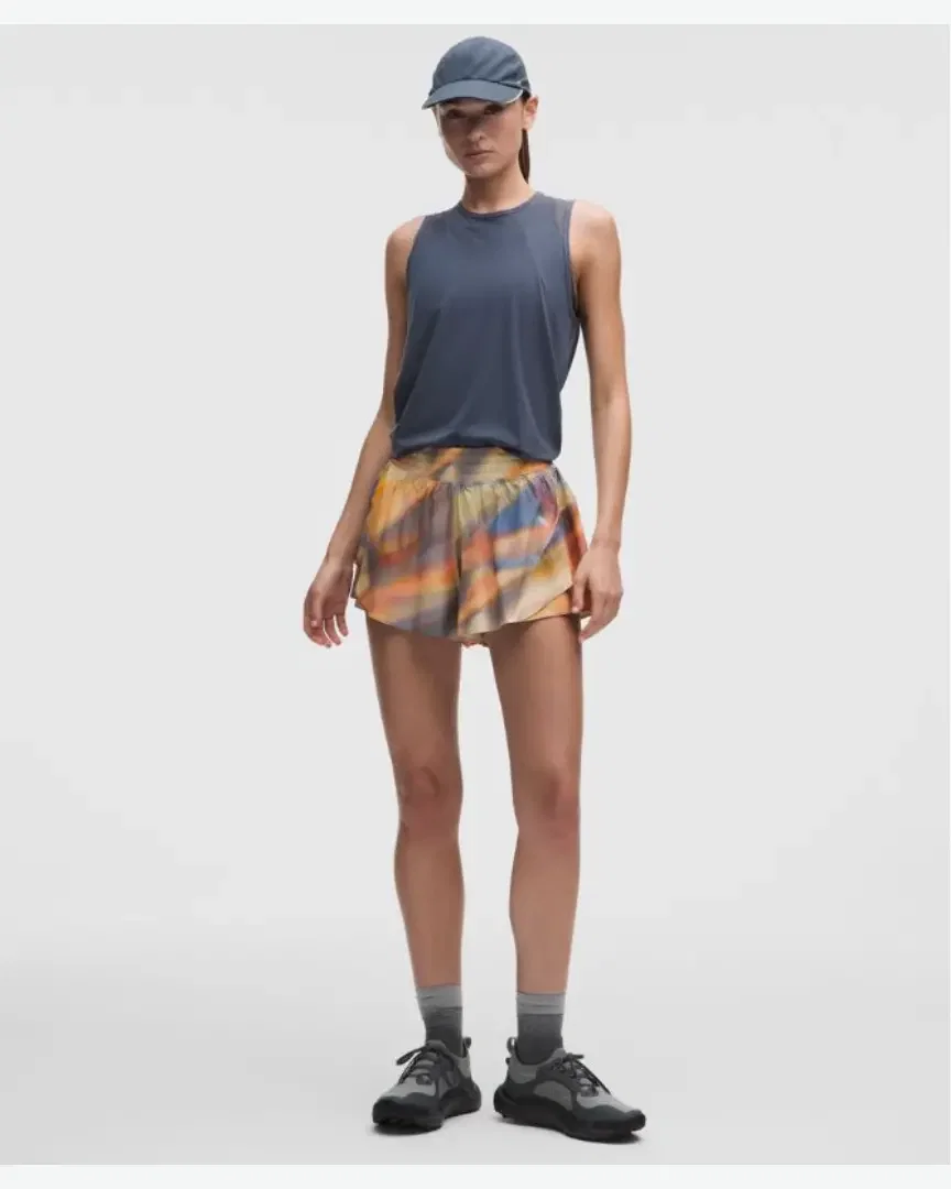 Lululemon short shake it out taille haute 6 cm Femme