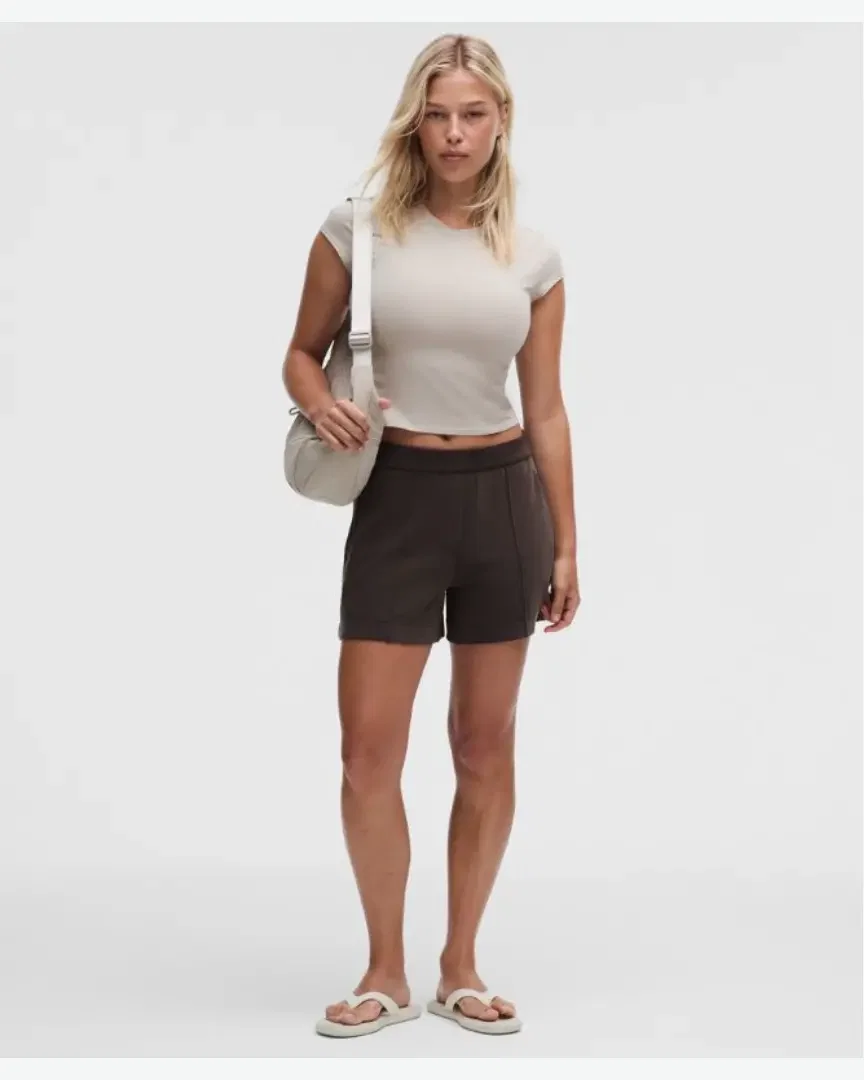 Lululemon short softstreme léger taille mi-haute à plis nervurés 10 cm Femme