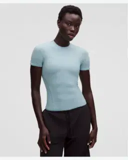 Lululemon t-shirt col rond wundermost longueur hanche en ultra-soft nulu Femme – 1/5