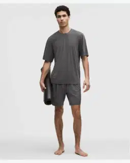 Lululemon t-shirt de yoga brossé à col rond Homme – 2/5