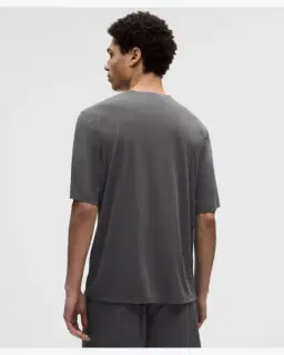 Lululemon t-shirt de yoga brossé à col rond Homme – 3/5
