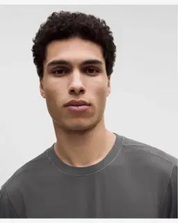 Lululemon t-shirt de yoga brossé à col rond Homme – 4/5