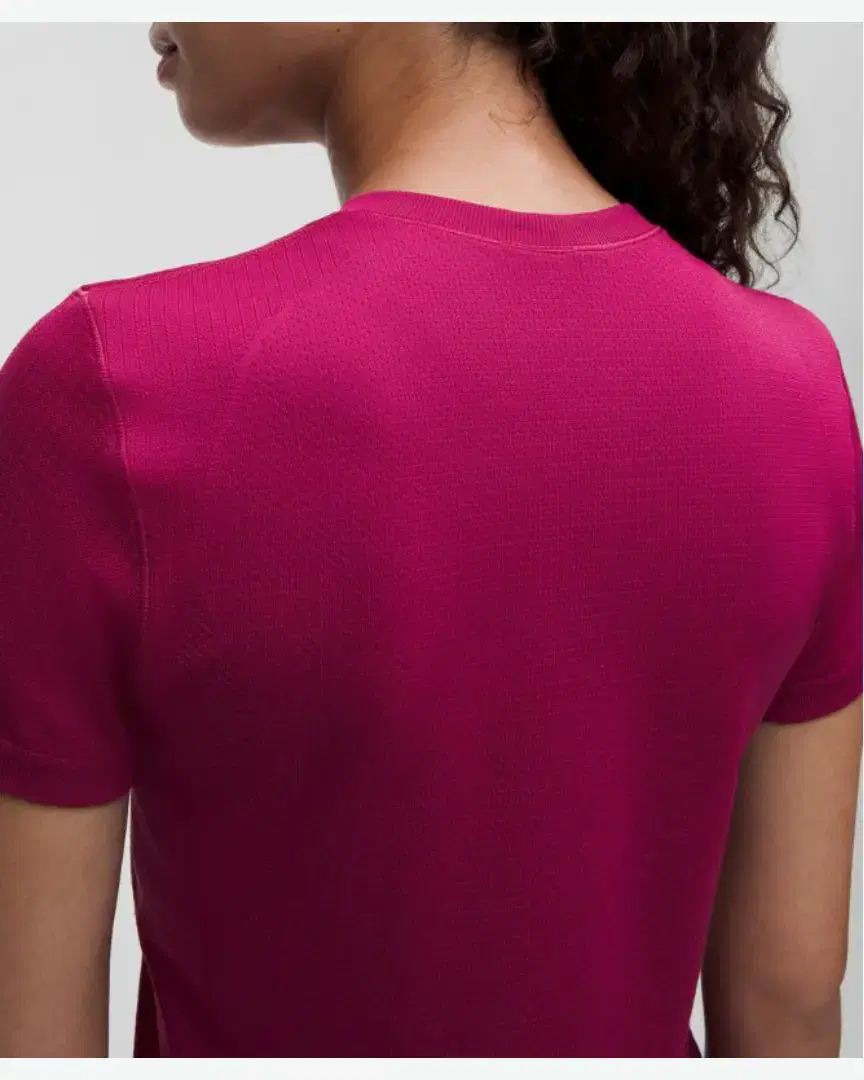 Lululemon T-Shirt Super Swiftly W - LW3LFSS_077007 (4) au meilleur prix !