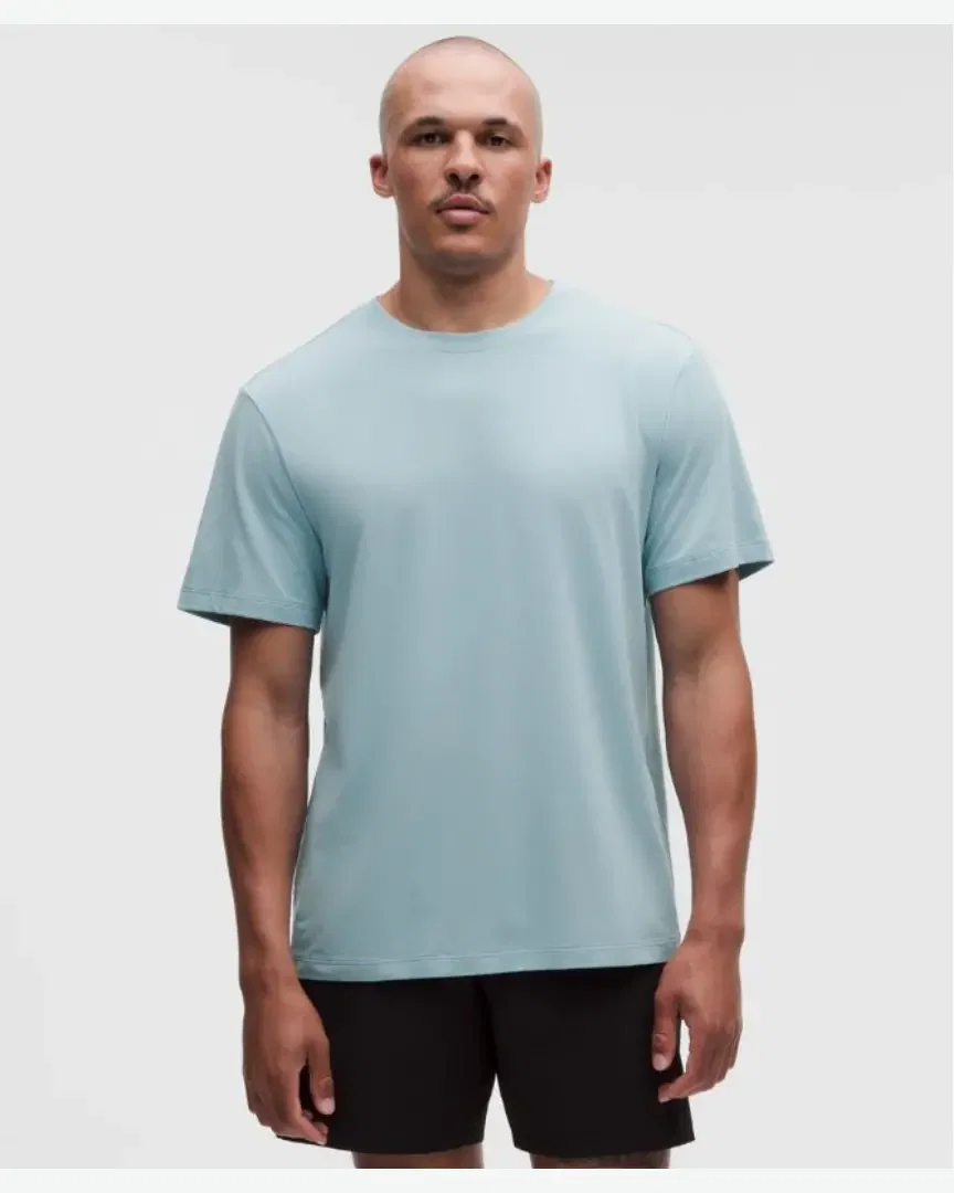 Lululemon t-shirt zeroed in Homme