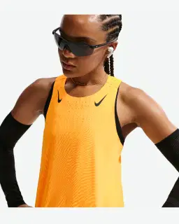 Débardeurs Nike Femme NK ARSWFT DFADV SINGLET Femme – 1/4